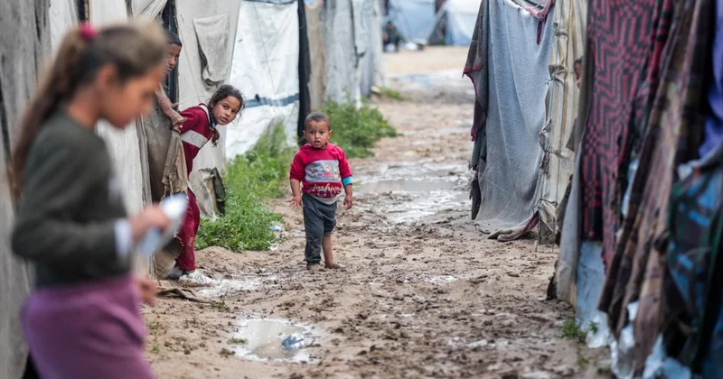 Soykırımcı İsrail’in ablukası altındaki Gazze’de ekmek krizi yaşanıyor