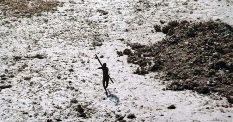 Dünyanın en izole kabilesine yiyecek götüren ünlü fenomenin başı dertte Sözcü Gazetesi