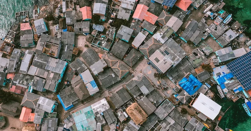 Bir avuç adada bin kişi dip dibe yaşıyor: Bisiklet koymaya bile yer yok Sözcü Gazetesi