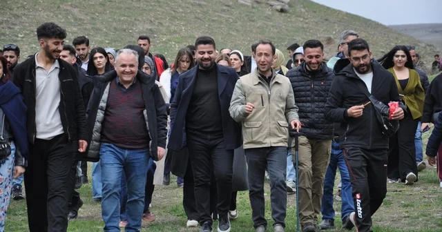 Turizm Haftası nda tarih ve doğa iç içe: Ani de unutulmaz yürüyüş Kars Haberleri