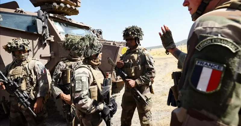 Macron: Lübnan da BM barış güçlerine yönelik saldırıda 1 Fransız askeri hayatını kaybetti