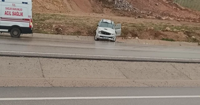 Siirt te araç takla attı: 2 yaralı Siirt Haberleri