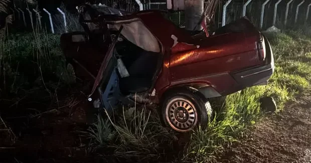 Kütahya haberleri Kütahya da feci kaza: Beton direğe çarpan sürücü öldü 18 Nisan 2026