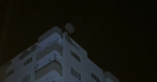 Şiddetli fırtına Osmaniye yi vurdu: Güneş enerjileri yerinden söktü Osmaniye Haberleri