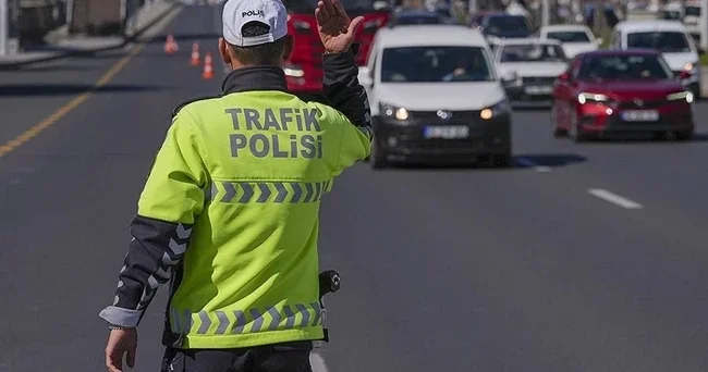 İstanbul Valiliği duyurdu: Yarın bu yollar trafiğe kapanacak