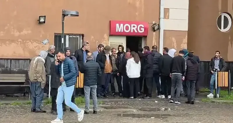 Okulun bahçesine yıldırım düştü; 2 çocuk öldü