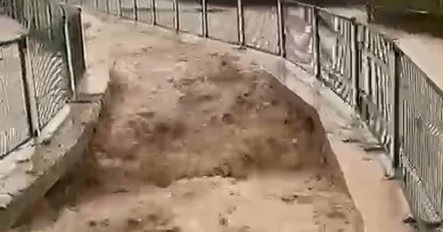 Sivas ta sağanak; ırmak taştı, yol ve tarım arazilerini su bastı Sivas Haberleri