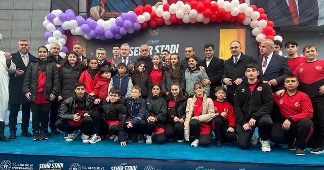 Sinop Şehir Stadı nın açılışı yapıldı Bakan Bak: Herkes Türkiye ye organizasyon vermek istiyor Sinop Haberleri