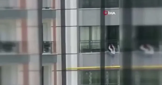 Bu çocuk ne yapıyor?! Yürekler ağıza geldi