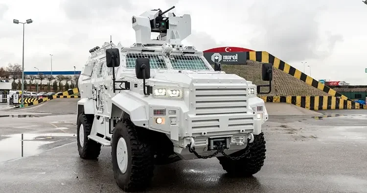 Türk zırhlıları Asya Yollarında: Dev ortaklık için imzalar atılıyor