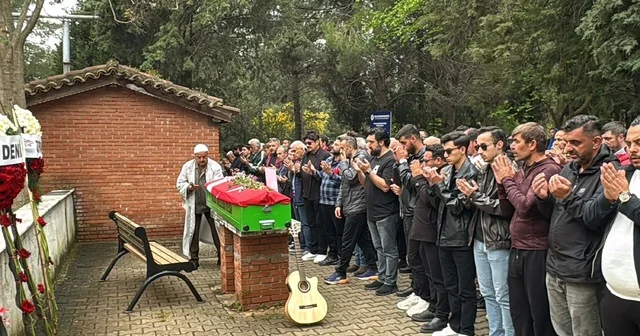 Şarkıcı Rıza Tamer, son yolculuğuna gitarıyla uğurlandı Muğla Haberleri