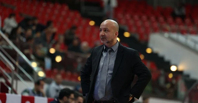 Melikgazi Kayseri de Emre Özsarı ile yollar ayrıldı Kayseri Haberleri