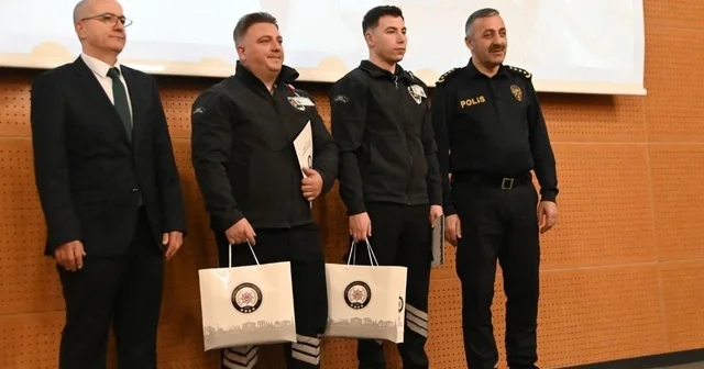 Otogarda uyuşturucu sevkiyatını engelleyen güvenlik personeline plaket Tekirdağ Haberleri