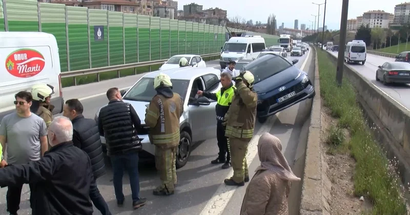 Altı aracın karıştığı zincirleme kaza, trafiğe neden oldu Sözcü Gazetesi