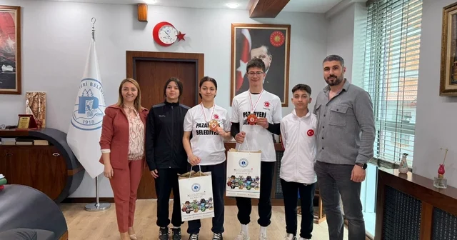 Pazaryeri Belediye Başkanı Tekin başarılı sporcuları ödüllendirdi Bilecik Haberleri