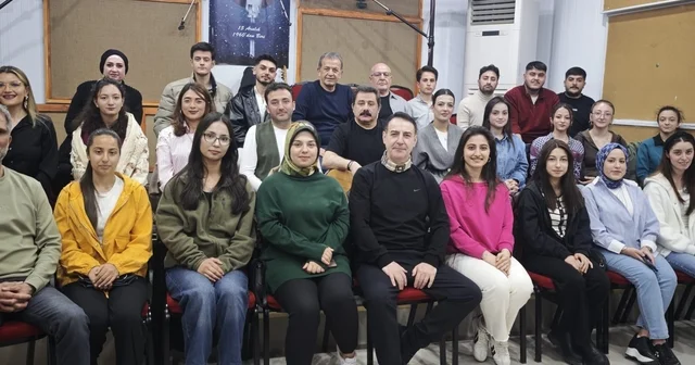 TRT Erzurum Radyosu nda ustalar ile gençler buluştu Erzurum Haberleri