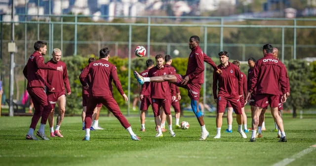 Trabzonspor ile Başakşehir 36. randevuda Karadeniz ekibi, kazanması halinde Fenerbahçe ile puanları eşitleyecek Trabzon da beraberlik ağır basıyor Alper Akarsu yönetecek Trabzon Haberleri