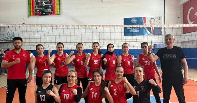 Erzincan Vefa Spor zirvede: Namağlup şampiyonluk geldi Erzincan Haberleri