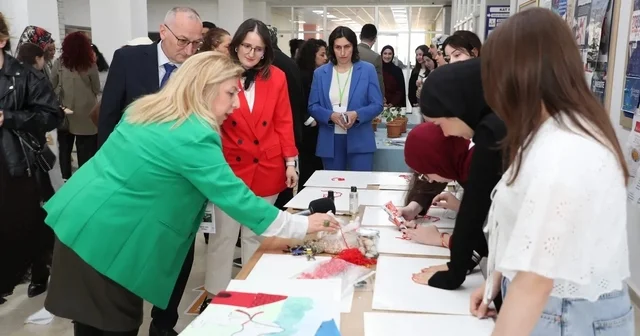 Sinop ta bitkilerin dünyası tuvale taşındı Sinop Haberleri