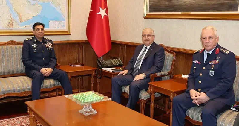 Bakan Güler, Pakistan Hava Kuvvetleri Komutanı Orgeneral Sidhu yu kabul etti