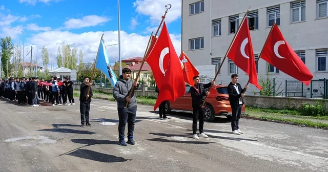 Ulaş ta Bayrak Yürüyüşü düzenlendi Sivas Haberleri