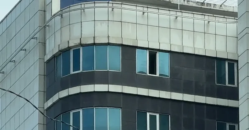 Hastanede sır ölüm! Bıçaklanmıştı, pencereden düşerek öldü