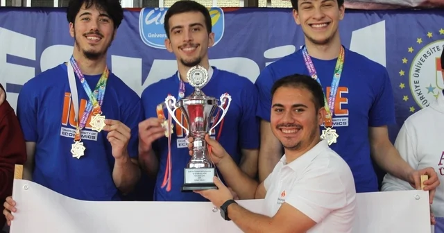 İzmir Ekonomi, eskrim de Türkiye şampiyonu İzmir Haberleri