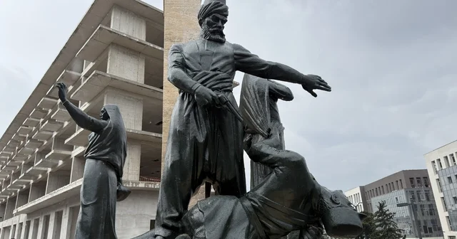 Kıbrıs Meydanı ndaki anıt yeniden ait olduğu yerde Kahramanmaraş Haberleri