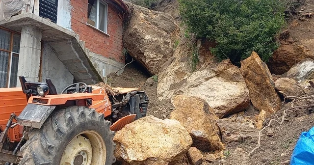 Amasya da kaya parçaları ev ve traktörün üstüne düştü Amasya Haberleri