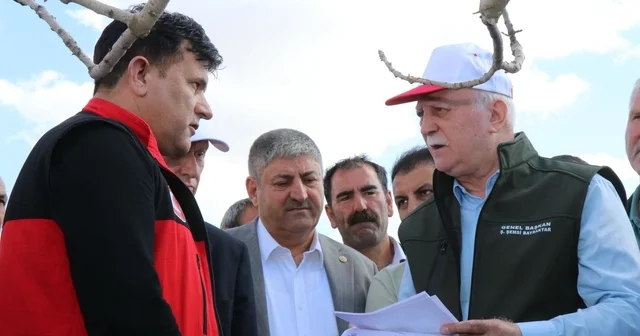 TZOB Başkanı Bayraktar: TARSİM dışında kalan üreticilerimizin devlet desteğine ihtiyacı var Bayraktar, Şanlıurfa da süper hücre nin vurduğu bölgelerde incelemelerde bulundu Şanlıurfa Haberleri