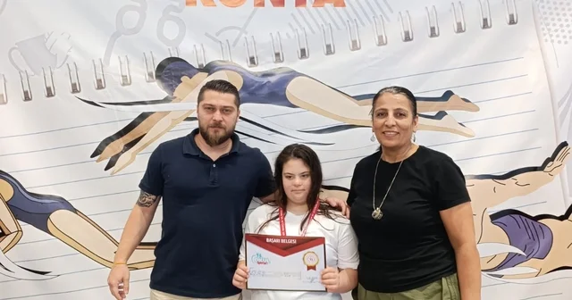 Lösemiyi yenen down sendromlu yüzücü Masal, Okul Sporları müsabakalarında birinci oldu Zonguldak Haberleri