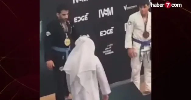 Madalya töreninde İsrailli sporcuya çocuk katili tepkisi
