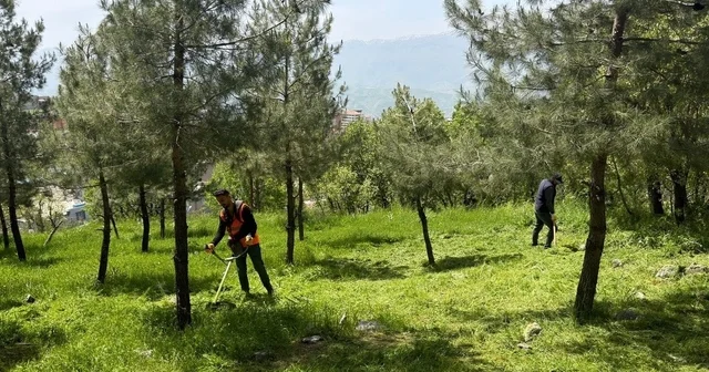 Şırnak ta mezarlık ve yeşil alanlarda temizlik çalışması Şırnak Haberleri