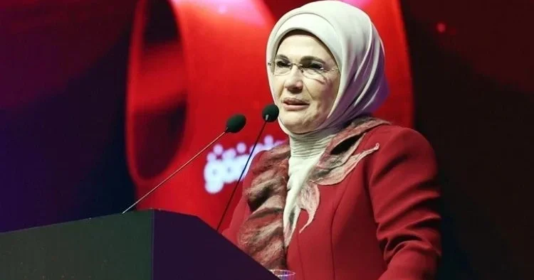 Emine Erdoğan: Cumhurbaşkanlığı Çocuk Orkestrası ve Korosu nu gurur ve heyecanla takip ediyorum
