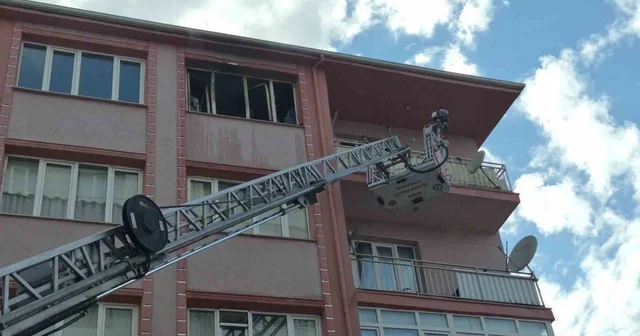 Yangından sürünerek kaçmaya çalışan kadın hastanede hayatını kaybetti Eskişehir Haberleri
