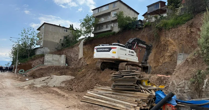 Son dakika: Kocaeli de toprak kayması! Korkutan görüntü! Son dakika haberleri