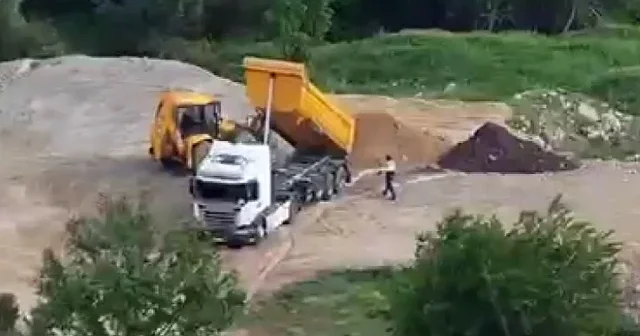 Beykoz da sit alanına kaçak hafriyat döken şüpheliler dronla yakalandı VİDEO İZLE