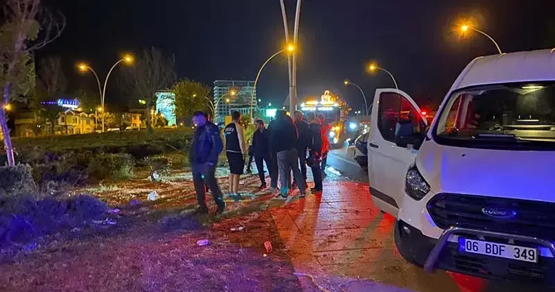 Ankara da aydınlatma direğine çarpan motosiklet sürücüsü öldü