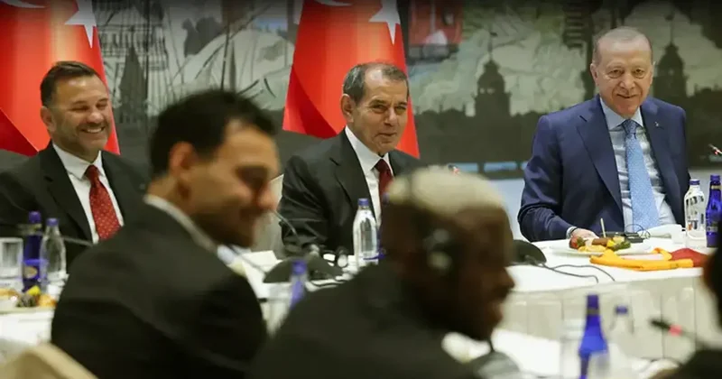 Cumhurbaşkanı Recep Tayyip Erdoğan, şampiyon Galatasaray ı kupasıyla kabul etti Fanatik Gazetesi Galatasaray (GS) Haberleri Spor