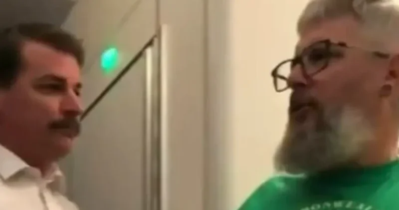 Uçakta akılalmaz anlar: Yolcu, hostesi ısırınca rota değiştirildi Aktüel Haberleri