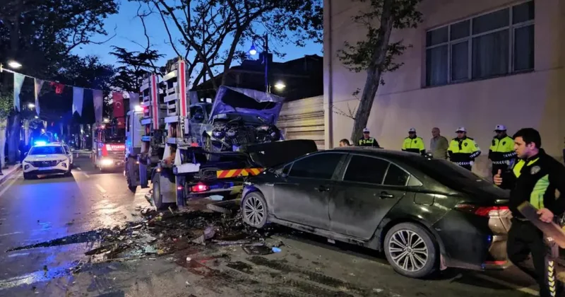 İstanbul da feci kaza! OPrtalık savaş alanına döndü
