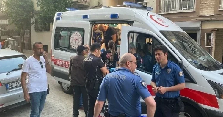 Samuray kılıcıyla sokakta dehşet saçtı… Genç kız etkisiz hale getirdi
