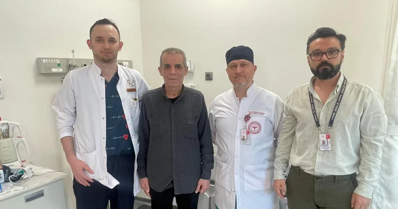 Üç damarı kapalı hasta küçük kesiyle yapılan bypassla sağlığına kavuştu