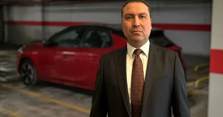 Sıfır kilometre elektrikli araç aldı; kullandığı ilk gün neye uğradığını şaşırdı! 1 yıldır çözülemeyen arıza için firmaya dava açtı