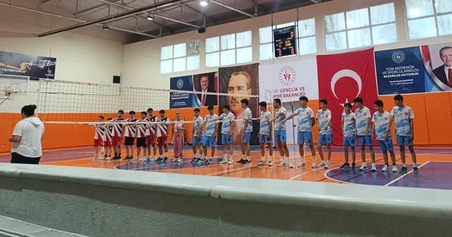 Selendi de filede Mehmet Akif Ersoy rüzgarı Manisa Haberleri