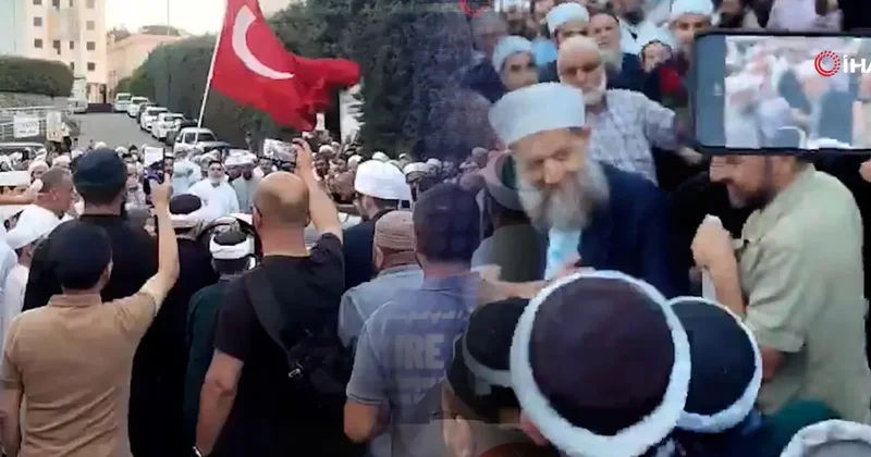 Tahliye edilen Yusuf Ziya Gümüşel e kahraman gibi karşılama! Tekbir sesleri yükseldi