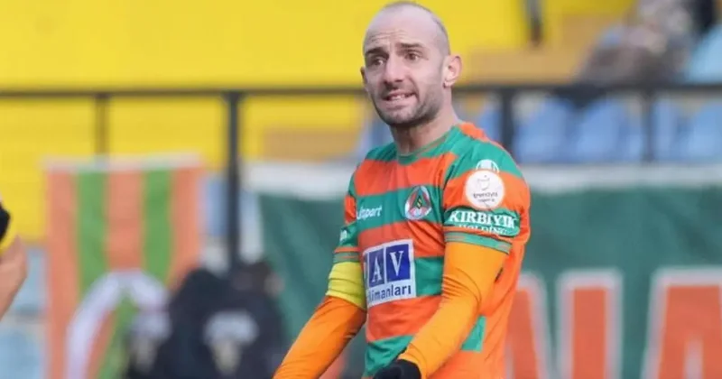 434 maçta 38 gol 67 asist yapmıştı! Efsane, 13 yıl sonra Süper Lig ekibine veda etti