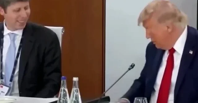 Donald Trump Fransa daki G7 Zirvesi nde sandalyesinin alçak olduğunu düşünüp ortalığı ayağa kaldırdı VİDEO İZLE