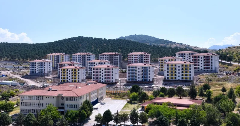 Sındırgı da deprem konutlarının inşası tamamlanıyor