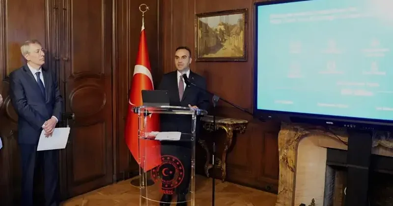 HIT 30 dünya sahnesinde
